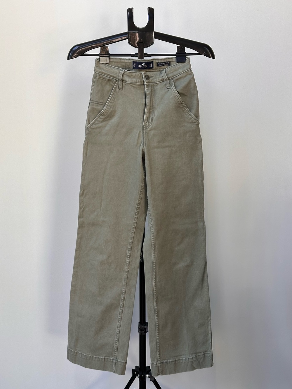 Hollister Wide Leg High Rise Cargo Pants in Olive Khaki Green Women’s W26 L32